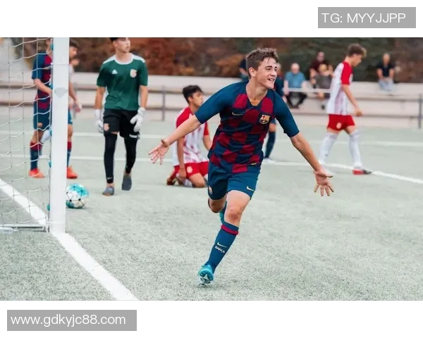 汨罗足球球星崛起之路：从青涩少年到职业联赛闪耀明星